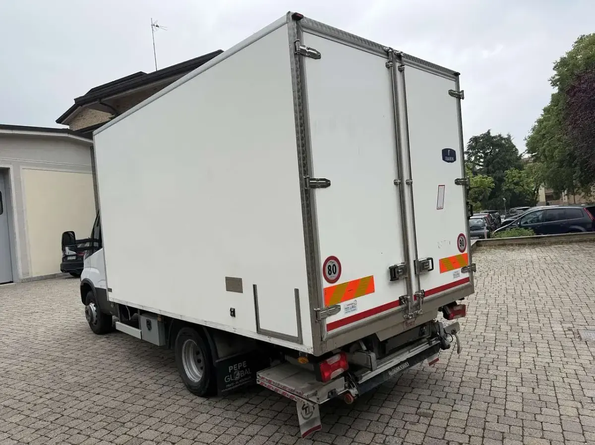 Usata Iveco Daily 150 CV (110 kW) 2017 Bianco Furgone