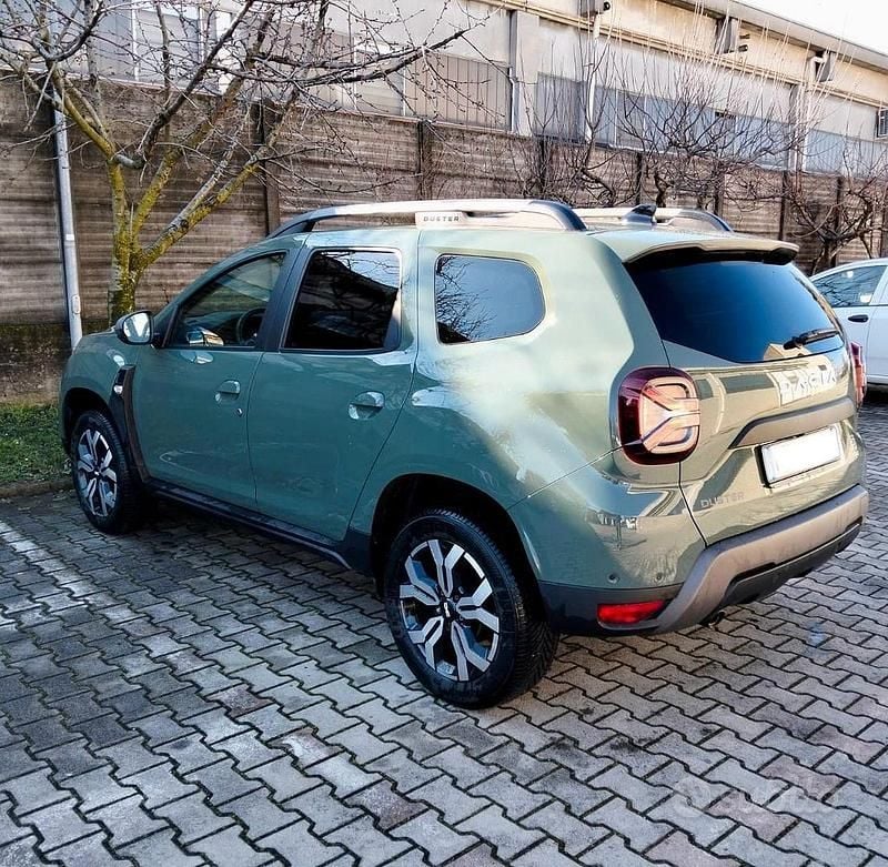 Usata Dacia Duster Journey 101 CV (74 kW) 2023 Verde SUV