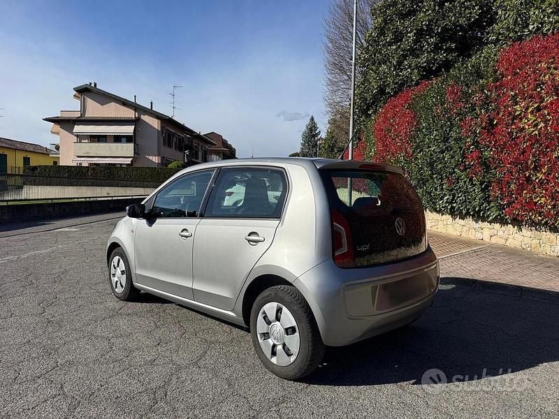 Usata VW up! Highline 75 CV (55 kW) 2015 Grigio Utilitaria