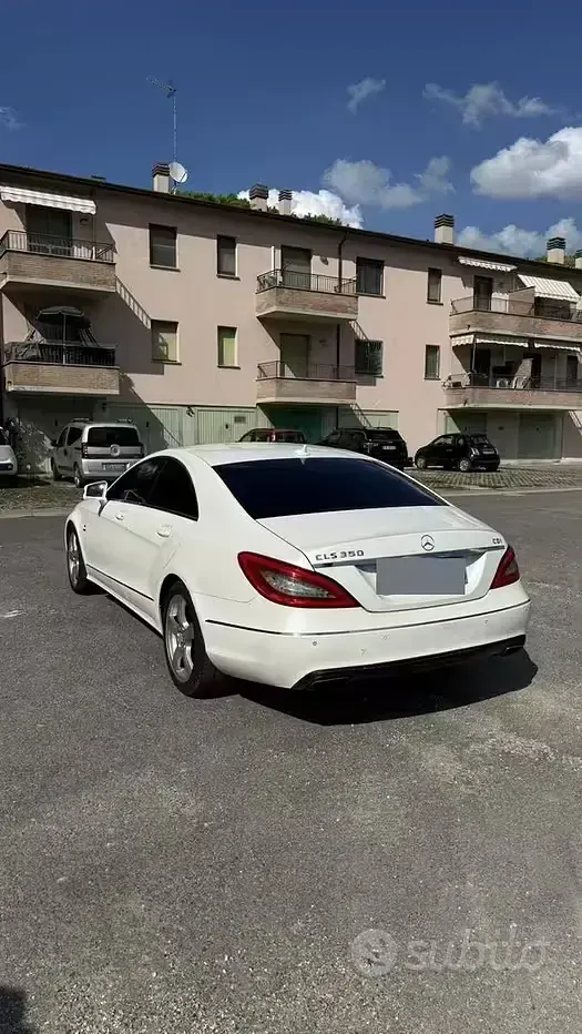 Usata Mercedes CLS350 265 CV (194 kW) 2011 Bianco Coupé