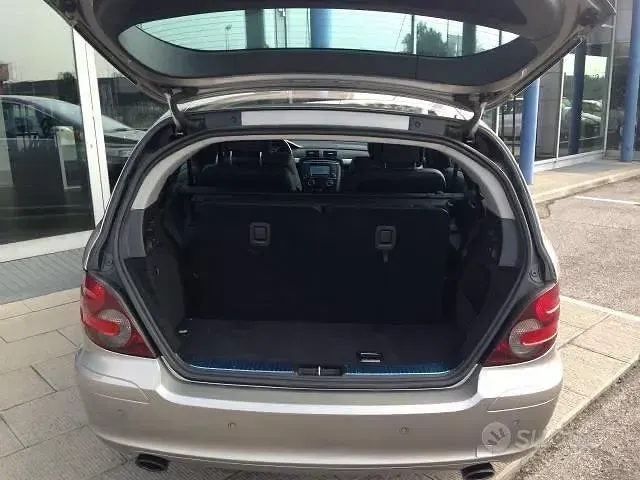 Usata Mercedes R320 224 CV (164 kW) 2007 Grigio Station wagon