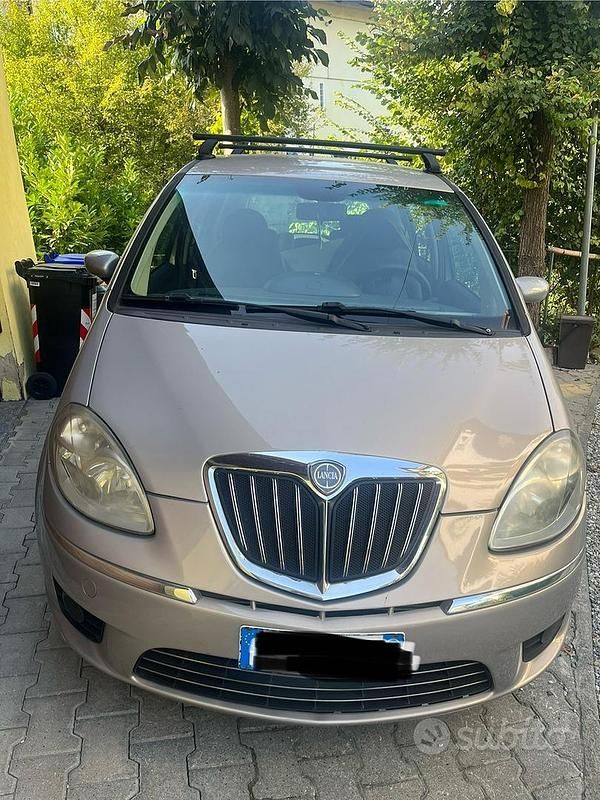 Usata Lancia Musa 95 CV (69 kW) 2009 Grigio Monovolume