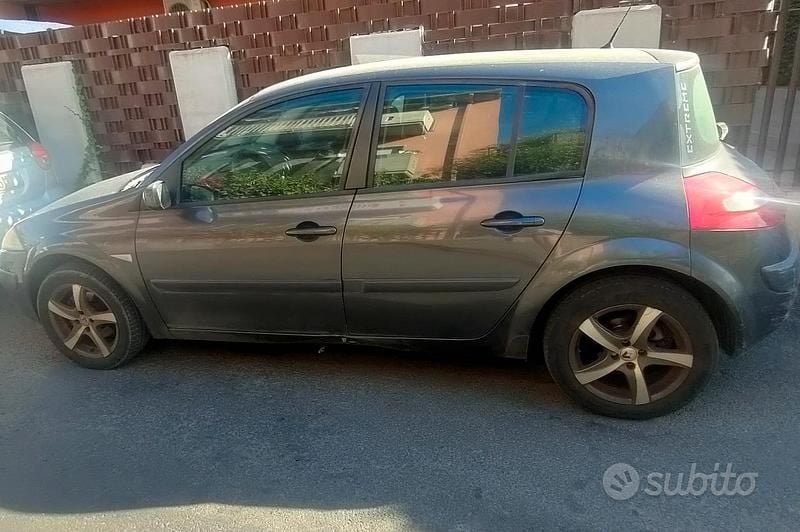 Usata Renault Mégane II 105 CV (77 kW) 2008 Grigio Berlina
