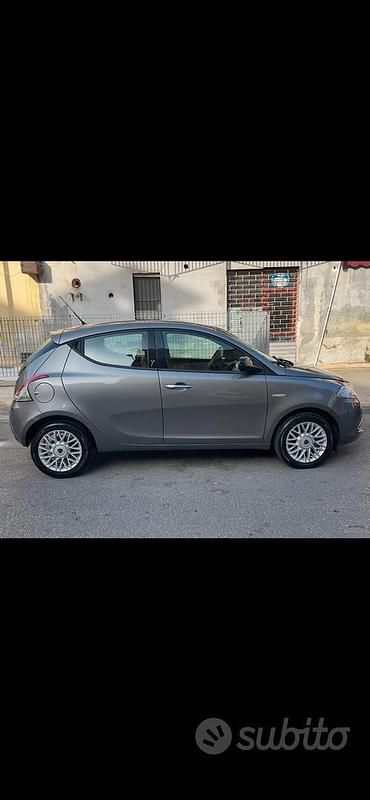 Usata Lancia Ypsilon 2014 Grigio Utilitaria