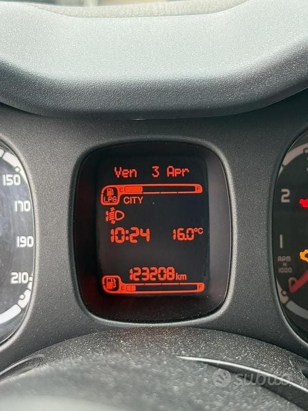 Usata Fiat Panda Lounge 69 CV (50 kW) 2020 Blu Utilitaria