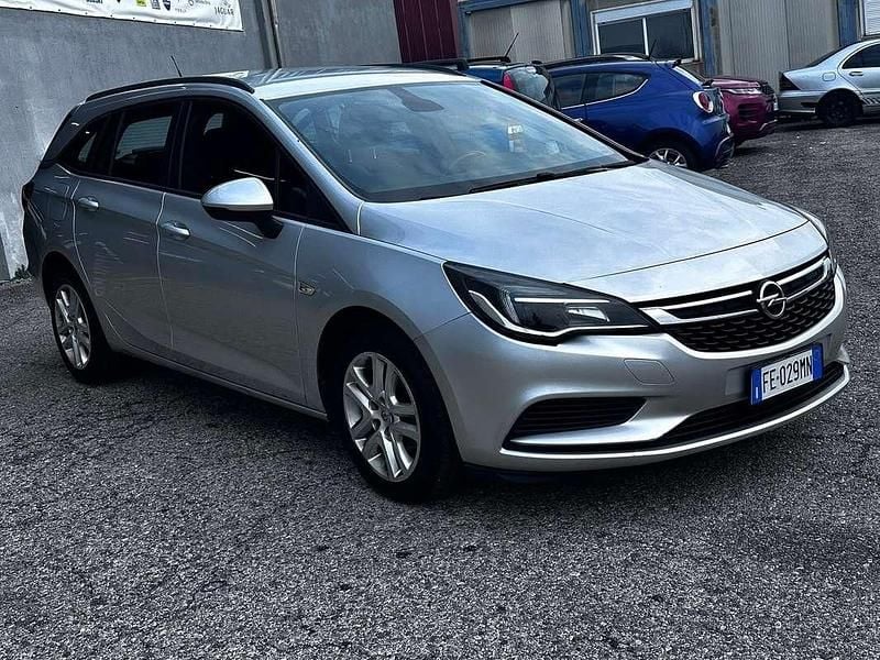 Usata Opel Astra Innovation 110 CV (80 kW) 2016 Berlina