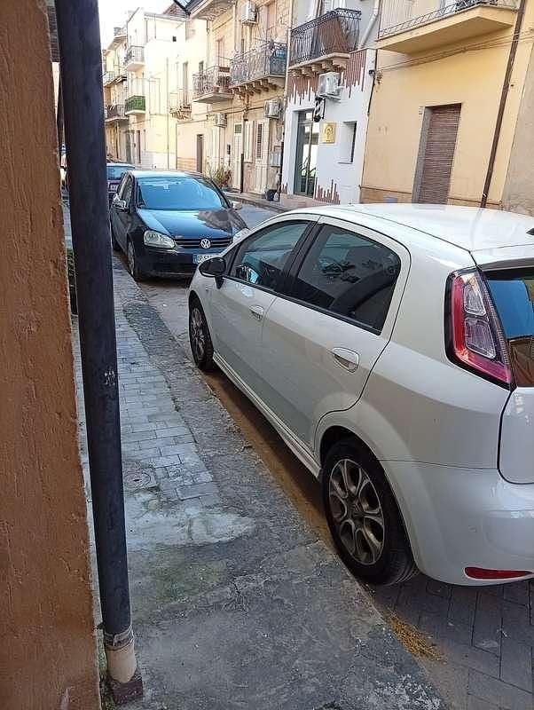 Usata Fiat Punto Evo Dynamic 86 CV (63 kW) 2015 Utilitaria