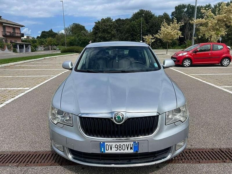 Usata Skoda Superb Elegance 140 CV (102 kW) 2009 Grigio Berlina