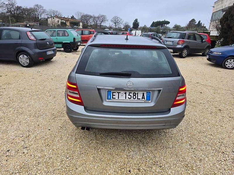 Usata Mercedes C180 120 CV (88 kW) 2013 Argento Station wagon