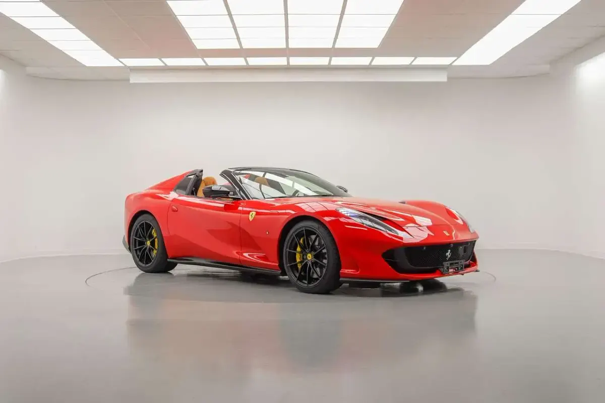 Usata Ferrari 812 795 CV (584 kW) 2021 Rosso corsa Cabrio