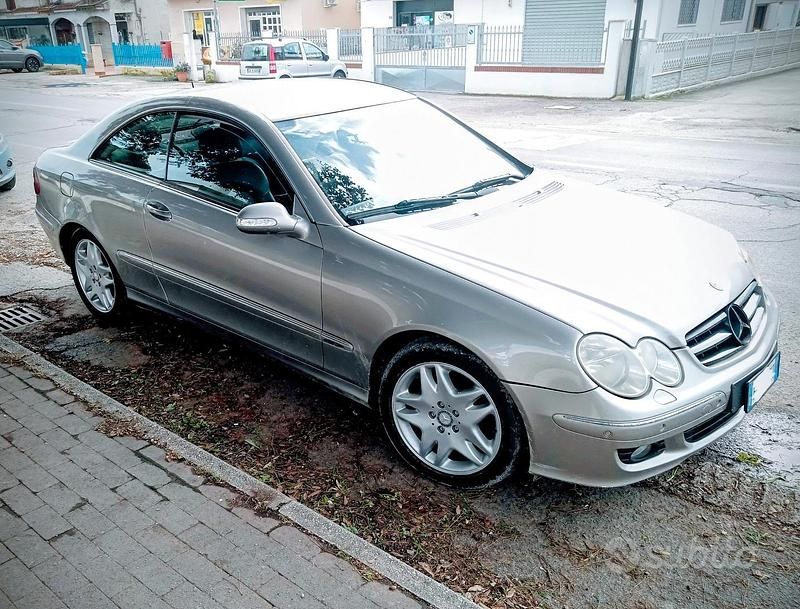 Usata Mercedes CLK270 2003 Grigio Coupé