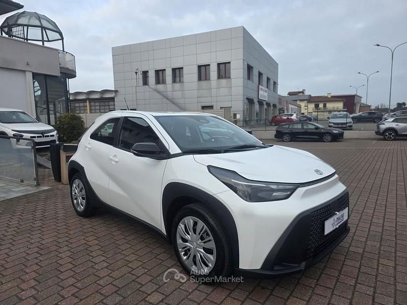 Nuova 2026 Toyota Aygo X 92 CV SUV 35044 Montagnana Rivenditore 