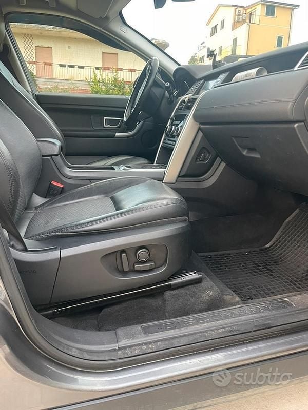 Usata Land Rover Discovery Sport 180 CV (132 kW) 2016 Grigio SUV