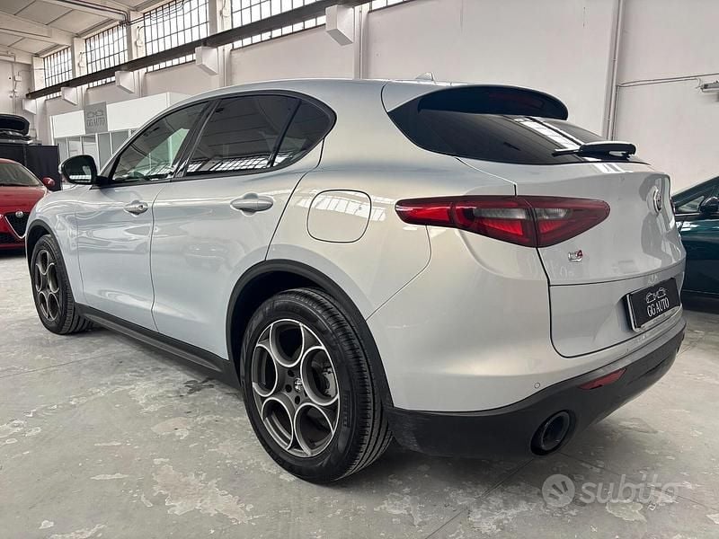 Usata Alfa Romeo Stelvio 190 CV (139 kW) 2022 Grigio SUV