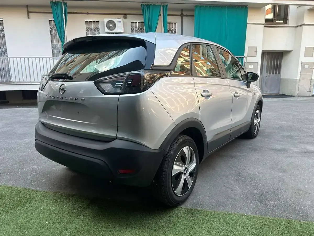 Usata Opel Crossland Edition 83 CV (61 kW) 2022 Argento SUV