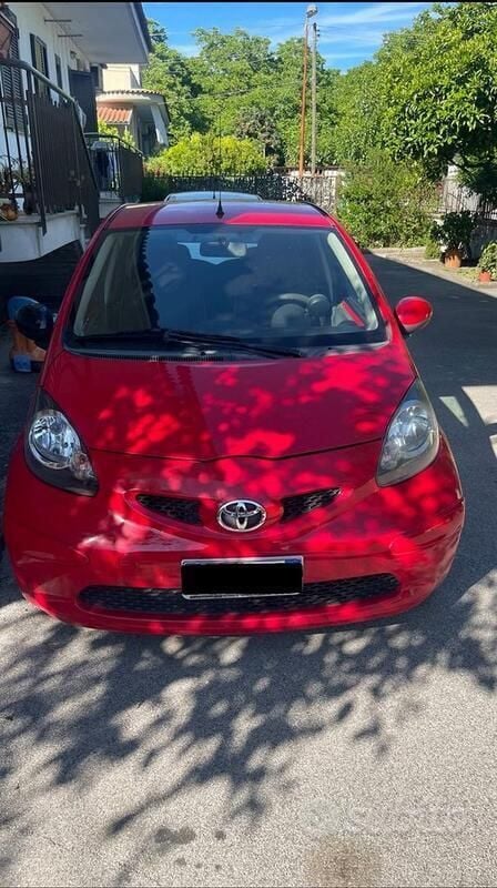 Usata Toyota Aygo 54 CV (39 kW) 2009 Rosso Utilitaria