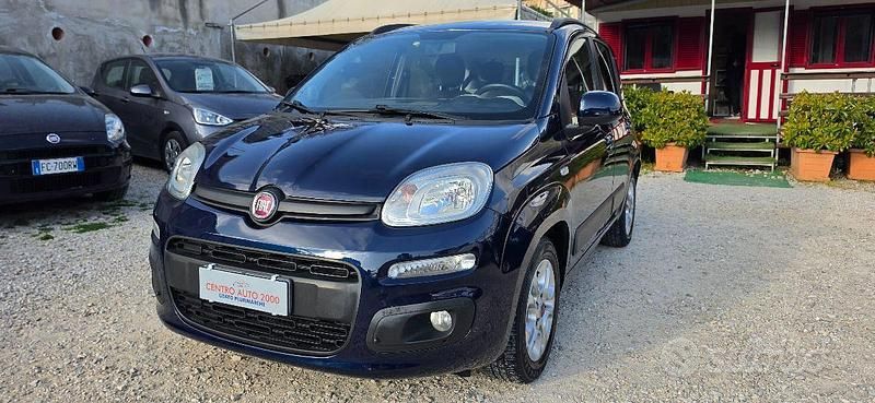 Usata Fiat Panda Lounge 69 CV (50 kW) 2015 Blu Utilitaria