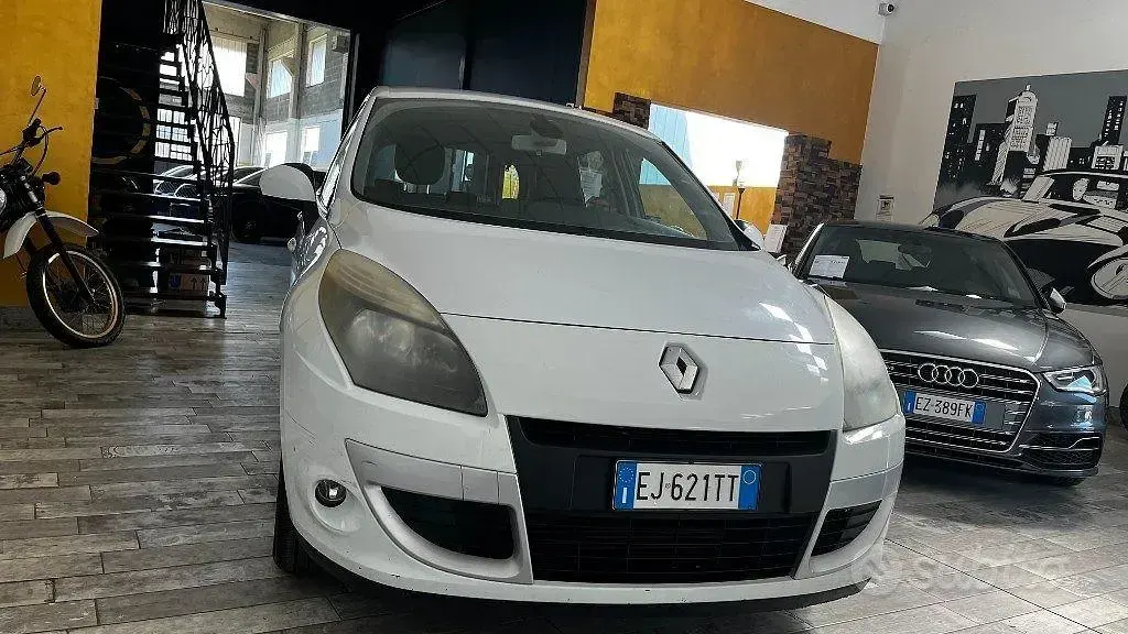 Usata Renault Scenic E-Tech Dynamique 110 CV (80 kW) 2011 Bianco Monovolume