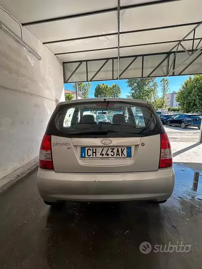 Usata Kia Picanto Light 65 CV (47 kW) 2004 Grigio Utilitaria