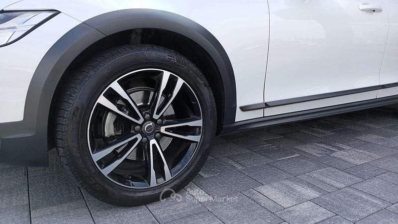 Usata Volvo V90 CC Pro 190 CV (139 kW) 2019 Bianco Station wagon