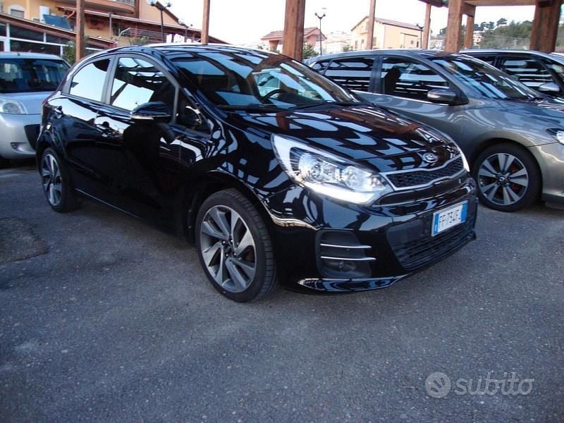 Usata Kia Rio 75 CV (55 kW) 2016 Nero Utilitaria