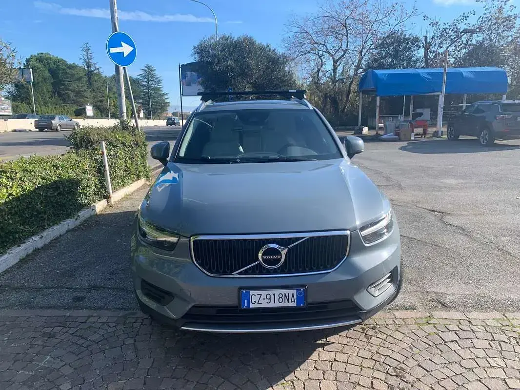 Usata Volvo XC40 Momentum 129 CV (94 kW) 2021 Grigio SUV