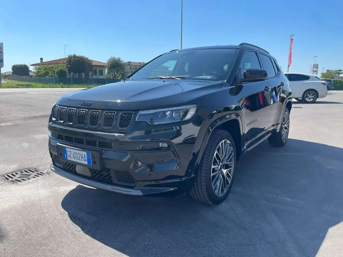 Usata Jeep Compass Summit 131 CV (96 kW) 2025 Nero SUV