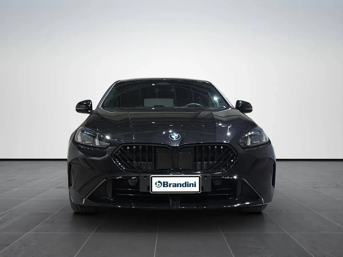 Usata BMW 120 150 CV (110 kW) 2025 Black sapphire metallizzato Utilitaria