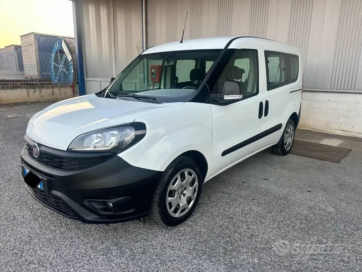 Usata Fiat Doblò 95 CV (69 kW) 2019 Bianco Monovolume