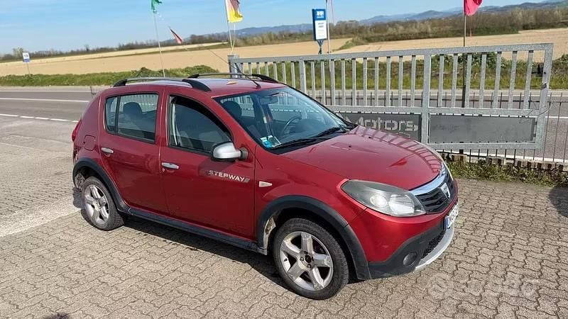 Usata Dacia Sandero Stepway 88 CV (64 kW) 2011 Rosso Berlina