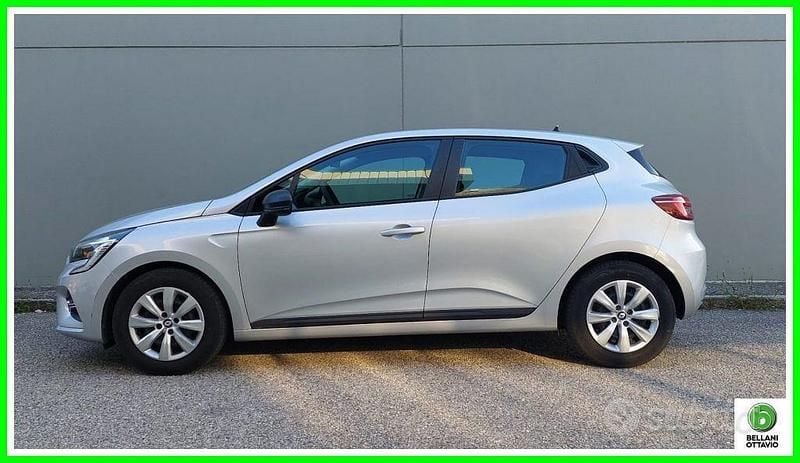 Usata Renault Clio V Business 90 CV (66 kW) 2022 Grigio platino Berlina