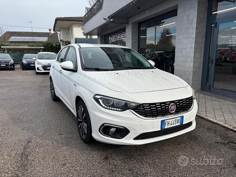 Bianco Usata 2017 Fiat Tipo Tre volumi | 9900 € (Buon prezzo) - Immagine 1/4