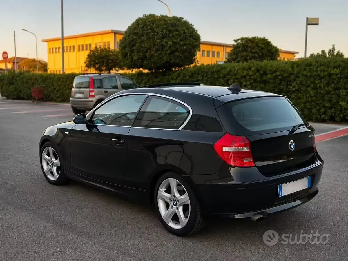 Usata BMW 118 143 CV (105 kW) 2008 Nero Utilitaria