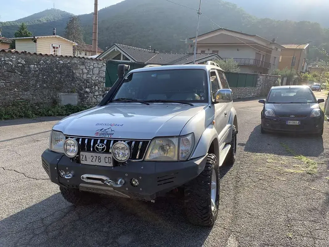 Käytetty Toyota Land Cruiser 125 HP (91 kW) 1999 Katumaasturi