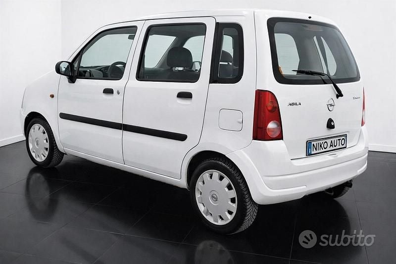 Usata Opel Agila 80 CV (58 kW) 2006 Bianco Monovolume