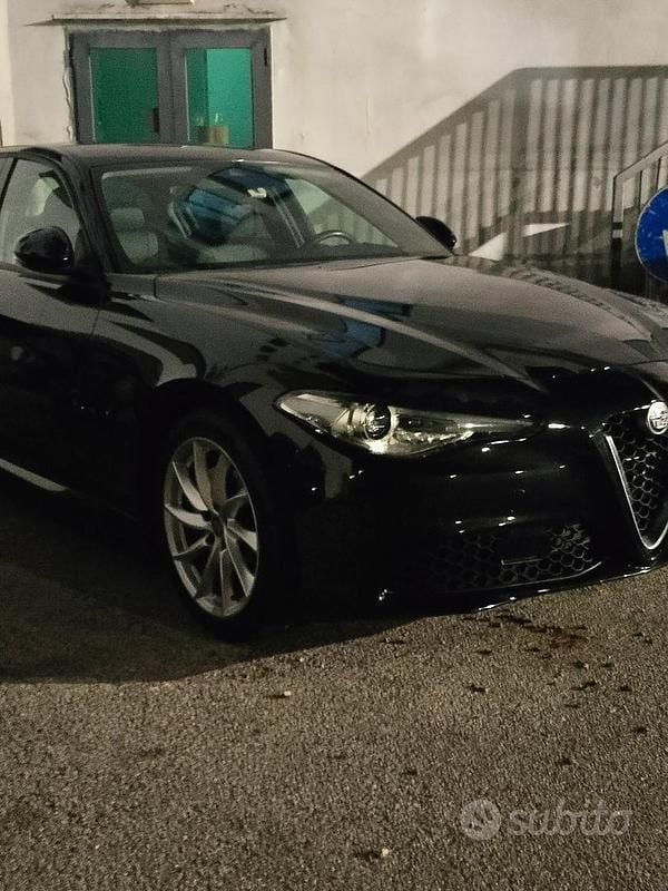 Usata Alfa Romeo Giulia 160 CV (117 kW) 2019 Nero Berlina
