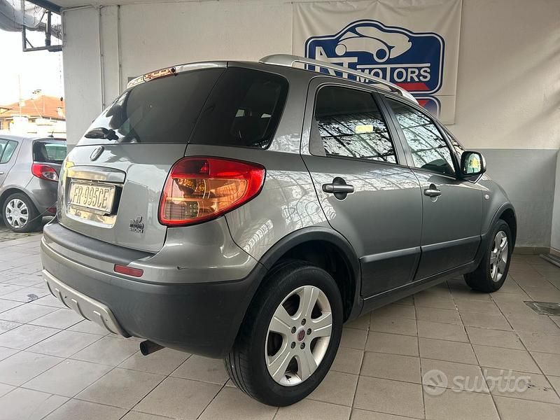Usata Fiat Sedici Dynamic 120 CV (88 kW) 2008 Grigio SUV