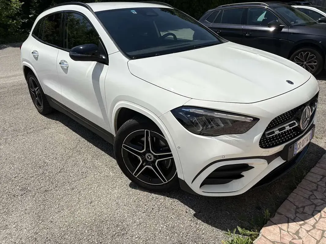 Usata Mercedes GLA180 Advanced 136 CV (100 kW) 2023 Bianco SUV