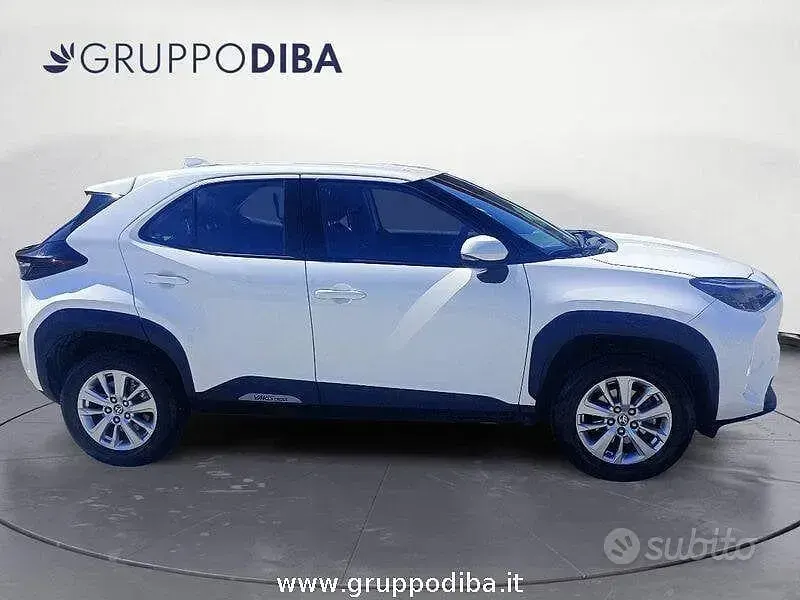 Usata Toyota Yaris Cross Active 116 CV (85 kW) 2022 Bianco SUV