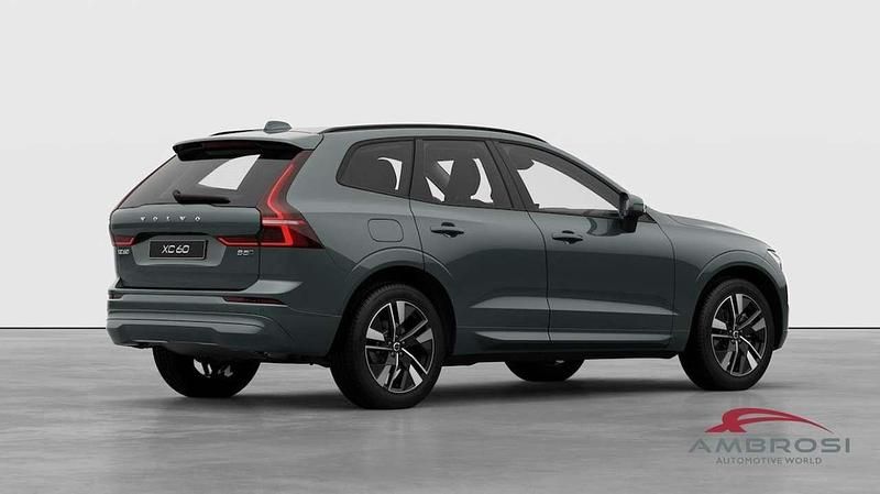 Nuova Volvo XC60 Core 250 CV (183 kW) 2025 Forest lake SUV