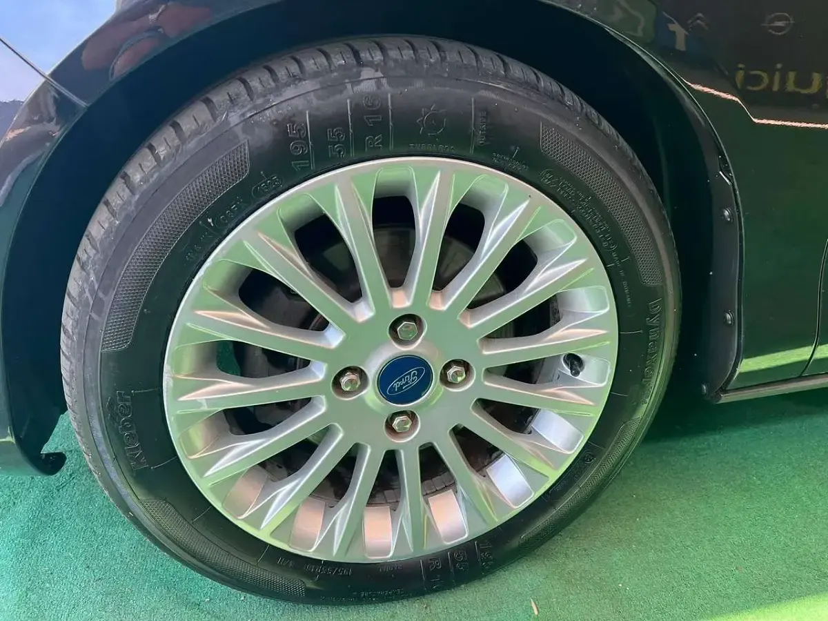 Usata Ford B-MAX Titanium 101 CV (74 kW) 2013 Metallizzato Monovolume
