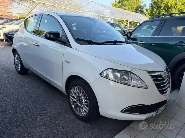 Usata Lancia Ypsilon S 84 CV (61 kW) 2014 Bianco Utilitaria