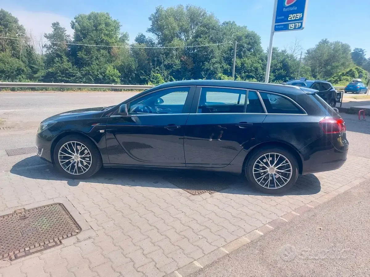 Usata Opel Insignia Business 163 CV (119 kW) 2015 Nero Station wagon