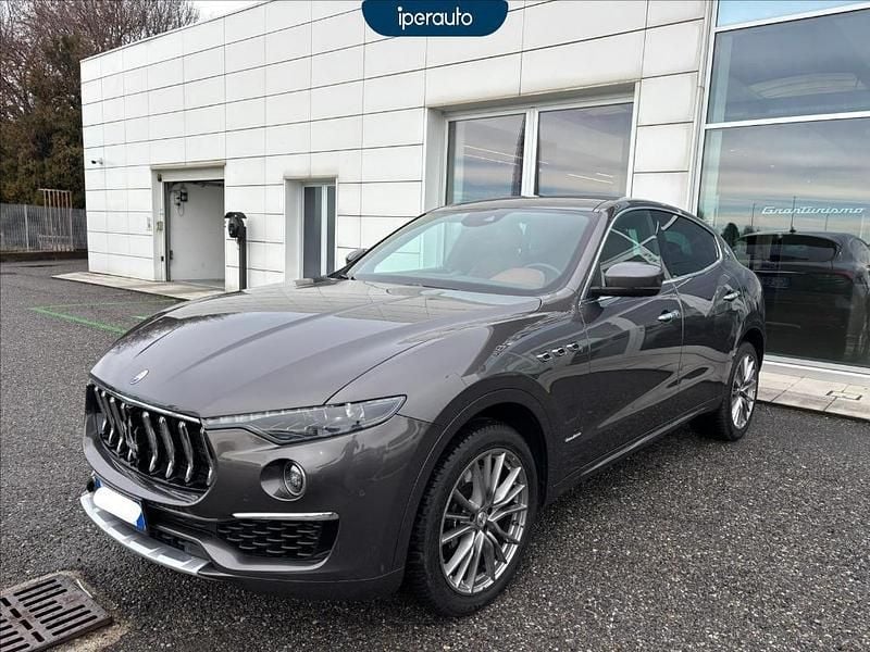 Usata Maserati Levante GranLusso 250 CV (183 kW) 2021 Grigio metallizzato SUV