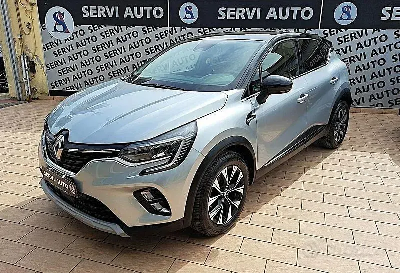 Usata Renault Captur Techno 91 CV (66 kW) 2024 Grigio SUV