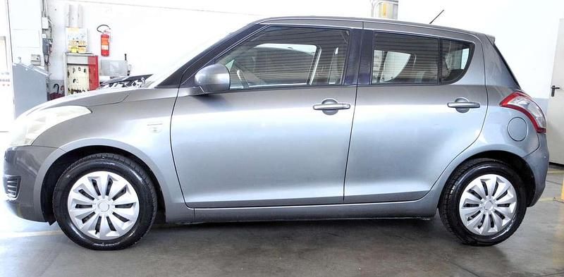 Gebraucht Suzuki Swift GL 75 PS (55 kW) 2013 Grau Kleinwagen