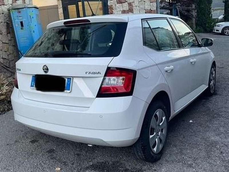 Usata Skoda Fabia 75 CV (55 kW) 2016 Bianco Berlina
