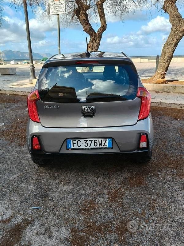 Usata Kia Picanto 68 CV (50 kW) 2016 Grigio Utilitaria