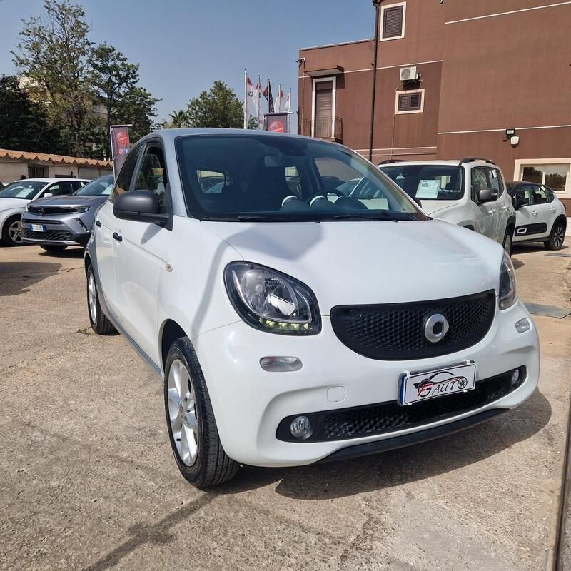 Usata Smart ForFour Passion 71 CV (52 kW) 2017 Bianco Utilitaria