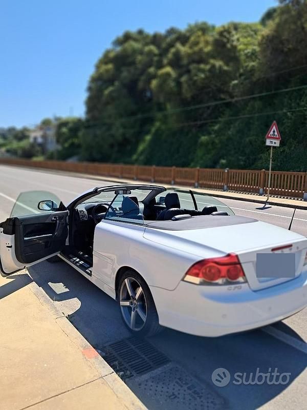 Usata Volvo C70 136 CV (100 kW) 2010 Bianco Cabrio
